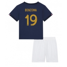 France Karim Benzema #19 Home Stadium Replica Jersey Kids World Cup 2022 Short Sleeves (+ pants)