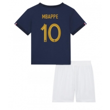 France Kylian Mbappe #10 Home Stadium Replica Jersey Kids World Cup 2022 Short Sleeves (+ pants)